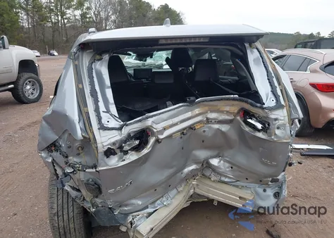 2021 Toyota Rav4 Xle Premium z USA, uszkodzony, nr VIN 2T3C1RFV0MC135399